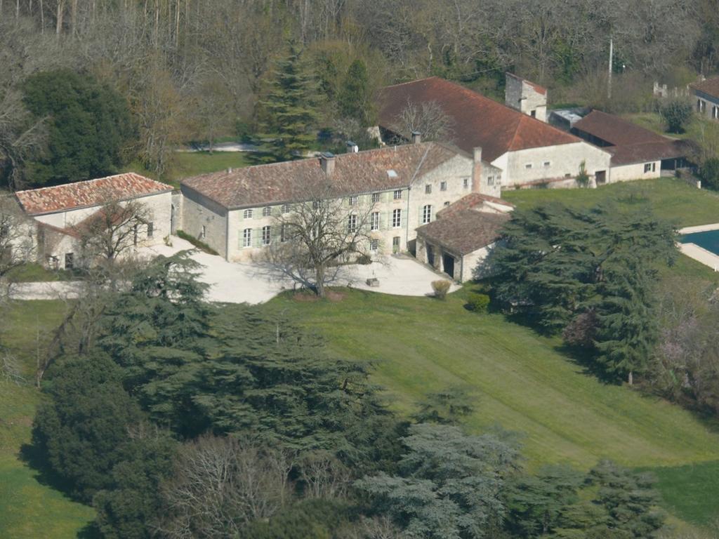 Bed and Breakfast Domaine De Lamassas Hautefage-la-Tour Экстерьер фото
